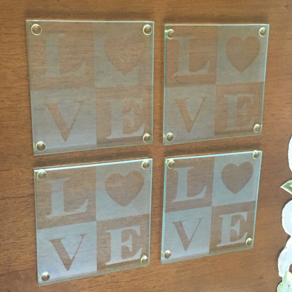 NIB Kate Aspen glass LOVE heart coaster set of 4 - Picture 3 of 3